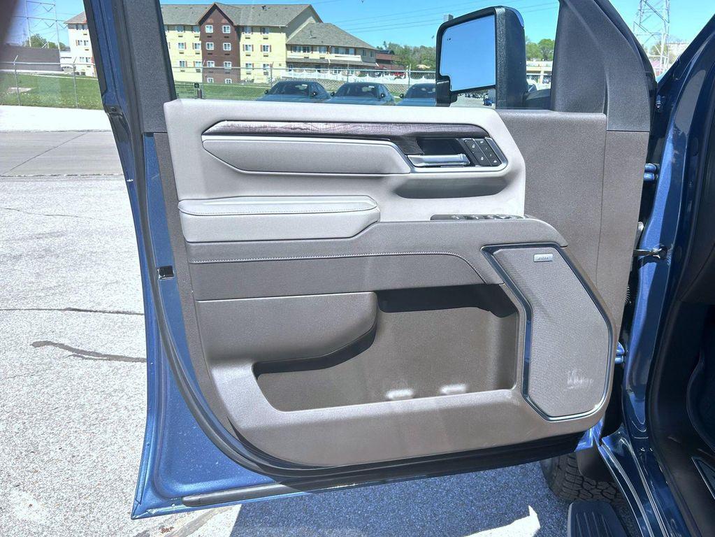 new 2025 Chevrolet Silverado 2500 car, priced at $78,171