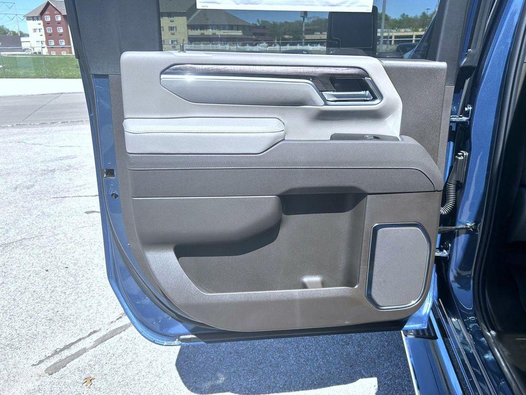 new 2025 Chevrolet Silverado 2500 car, priced at $78,171