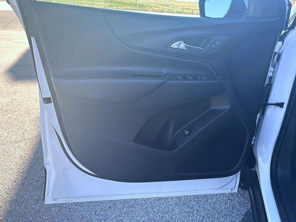 used 2024 Chevrolet Equinox car, priced at $25,598