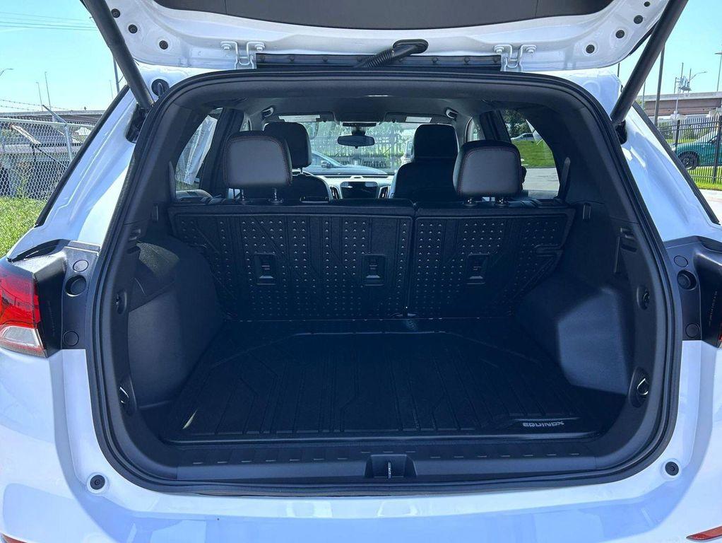 used 2024 Chevrolet Equinox car, priced at $29,986