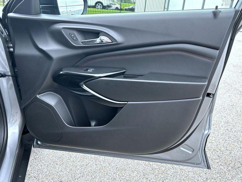 new 2025 Chevrolet Trax car, priced at $27,474