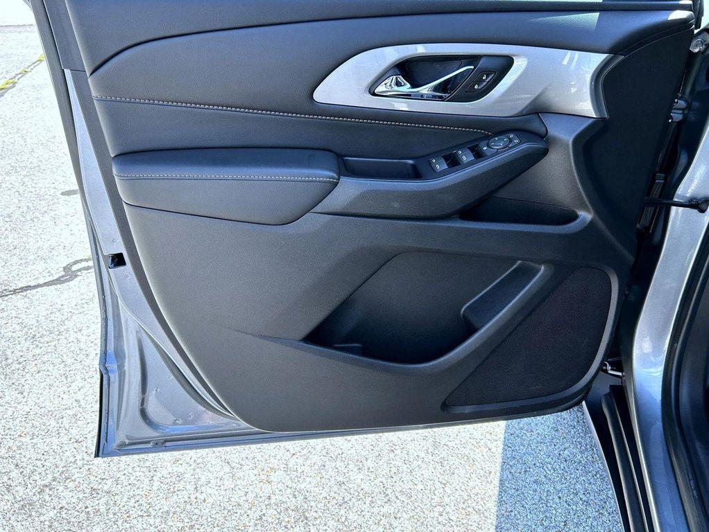 used 2020 Chevrolet Traverse car, priced at $23,220