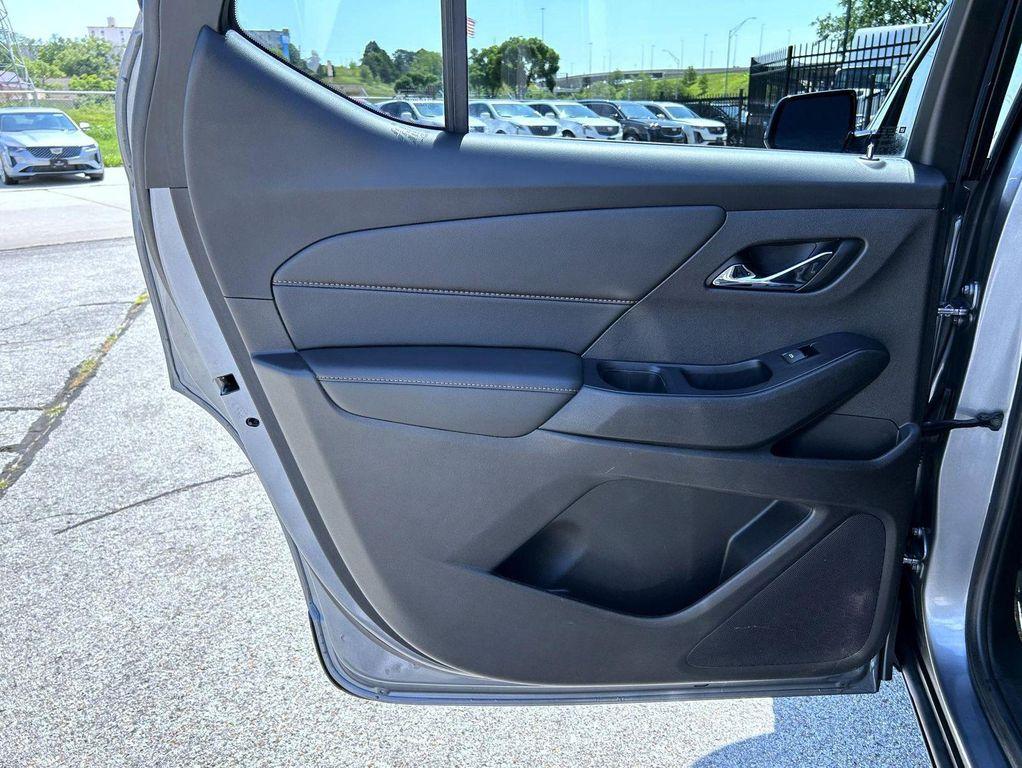 used 2020 Chevrolet Traverse car, priced at $23,220