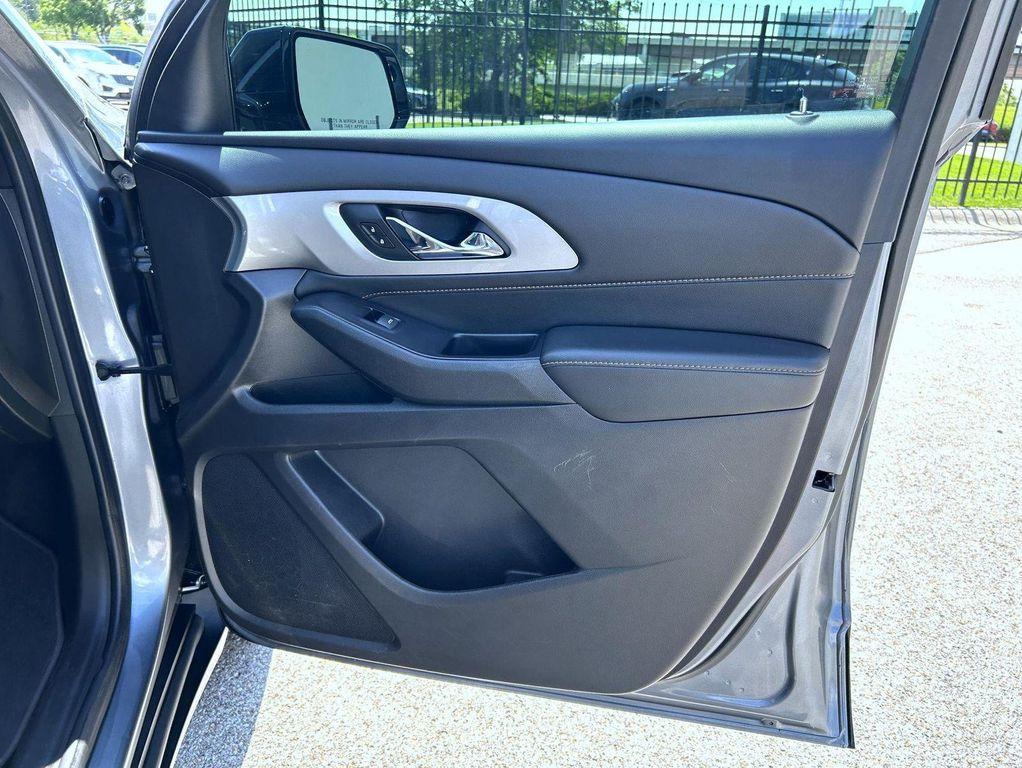 used 2020 Chevrolet Traverse car, priced at $23,220