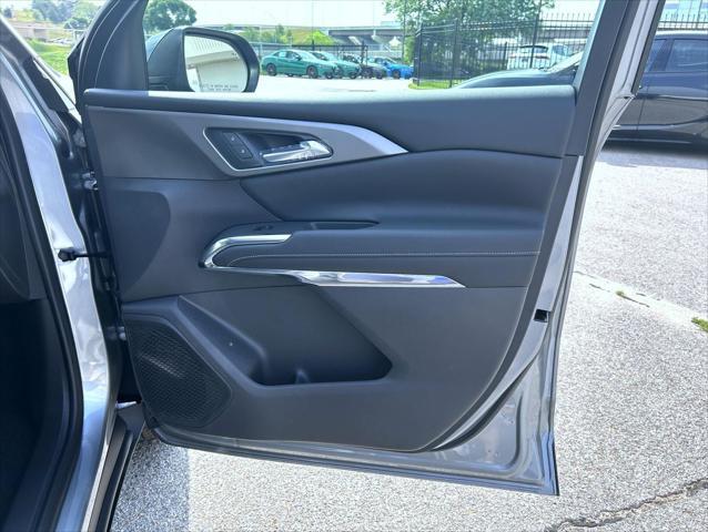 new 2025 Chevrolet Traverse car, priced at $43,984