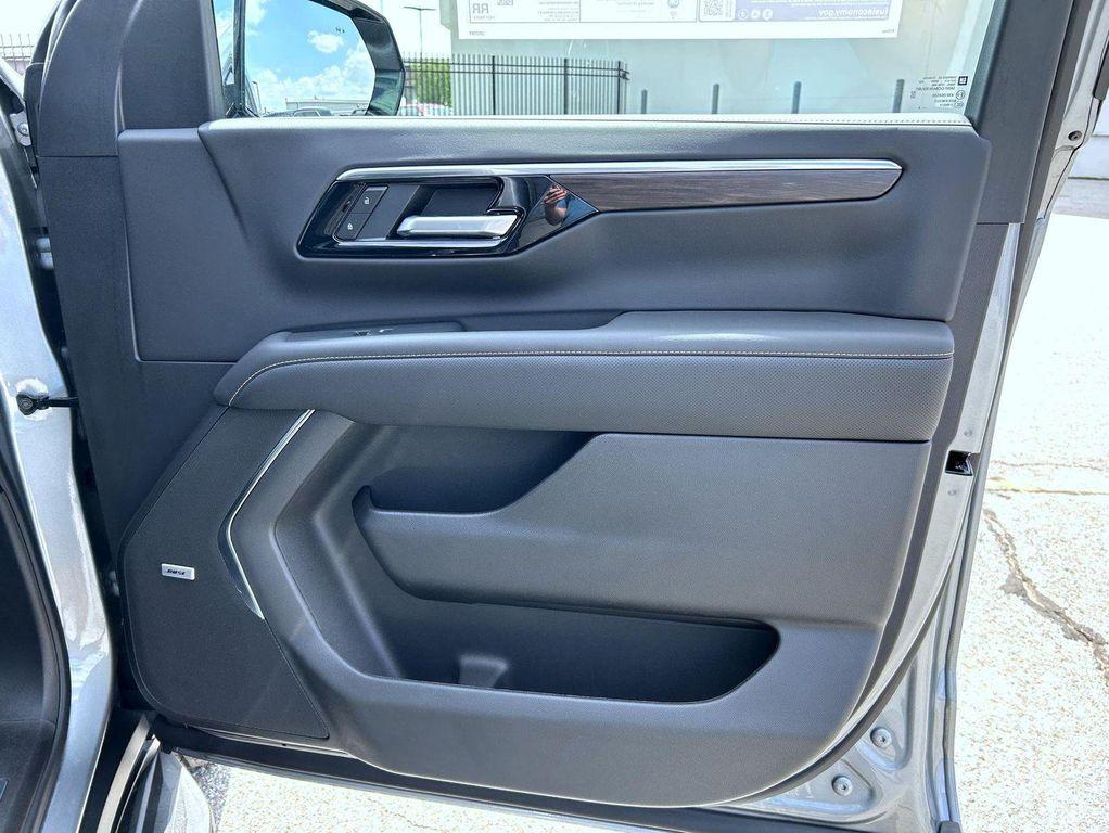new 2025 Chevrolet Tahoe car, priced at $81,978