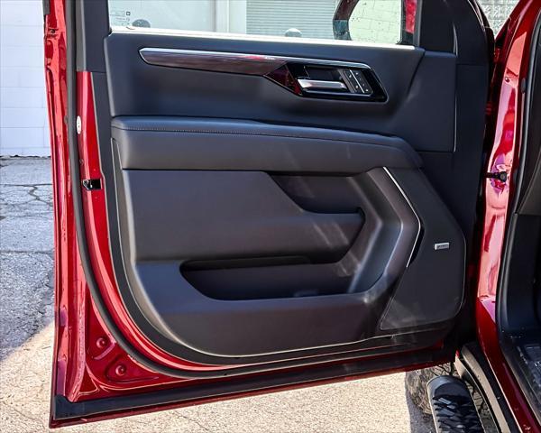 new 2025 Chevrolet Suburban car, priced at $79,243
