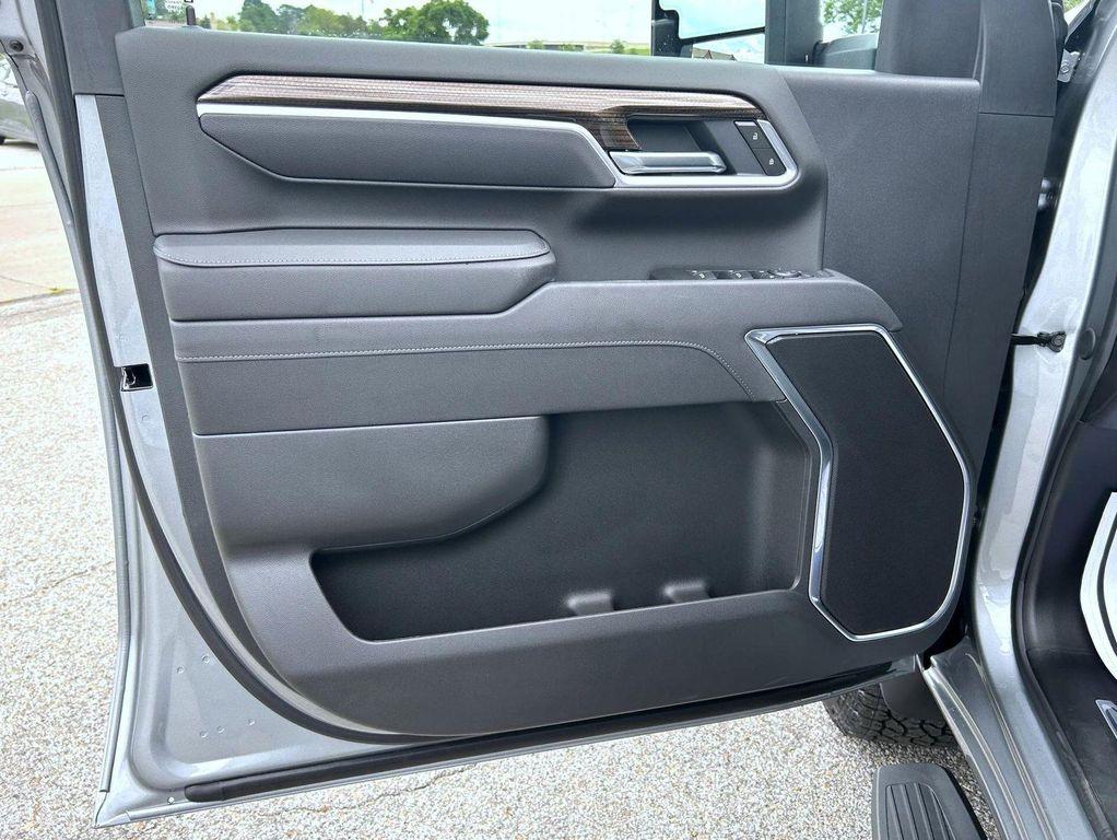 new 2025 Chevrolet Silverado 2500 car, priced at $76,144