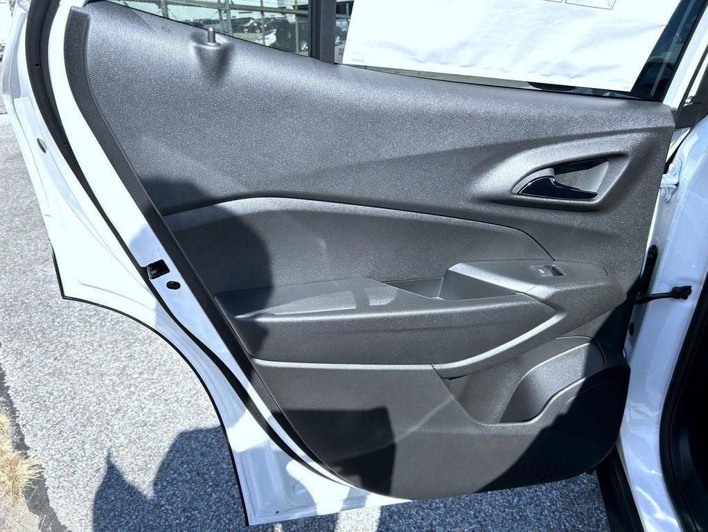 new 2025 Chevrolet Trax car, priced at $26,641