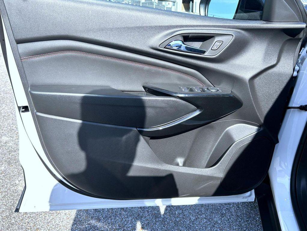new 2025 Chevrolet Trax car, priced at $26,641