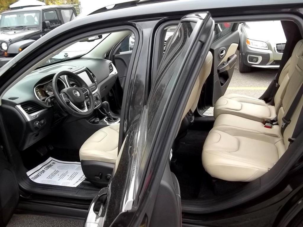 used 2016 Jeep Cherokee car, priced at $12,994