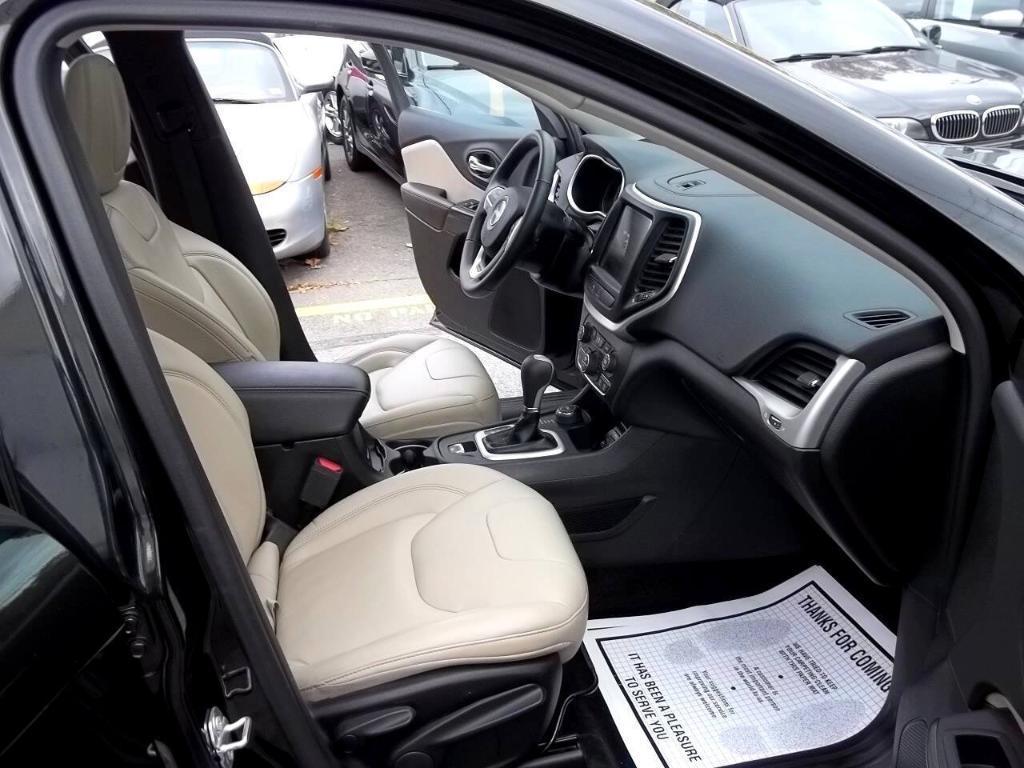 used 2016 Jeep Cherokee car, priced at $12,994
