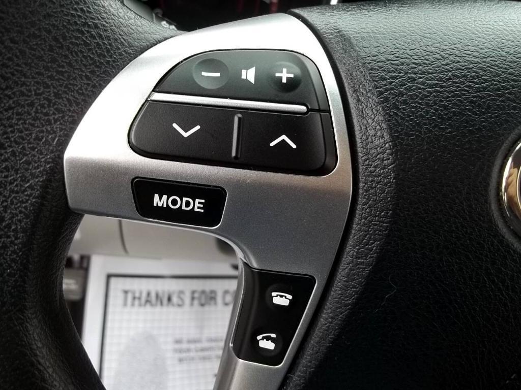 used 2012 Toyota Highlander car, priced at $13,994