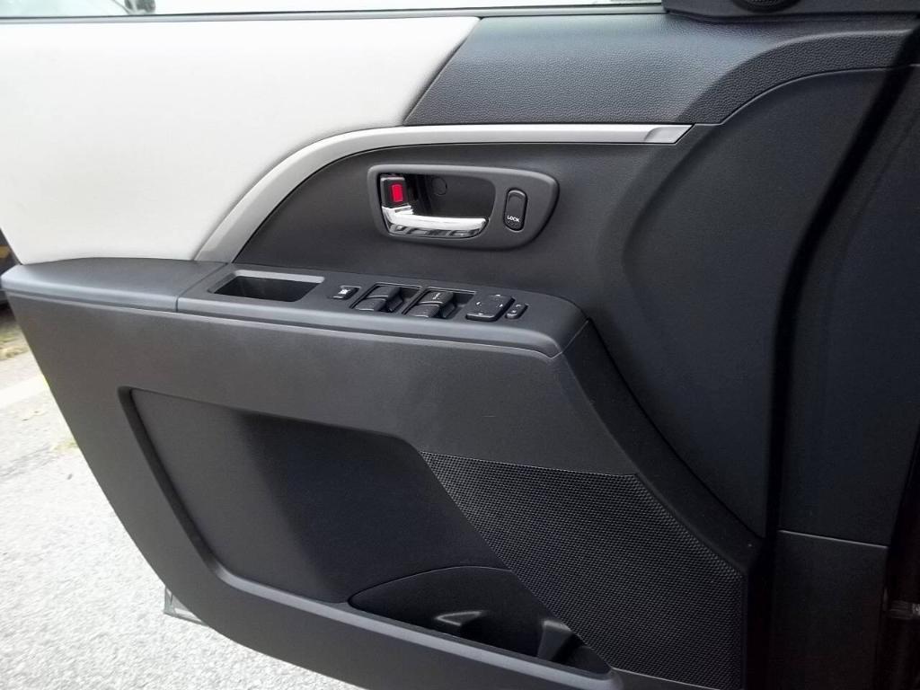 used 2012 Mazda Mazda5 car, priced at $8,994