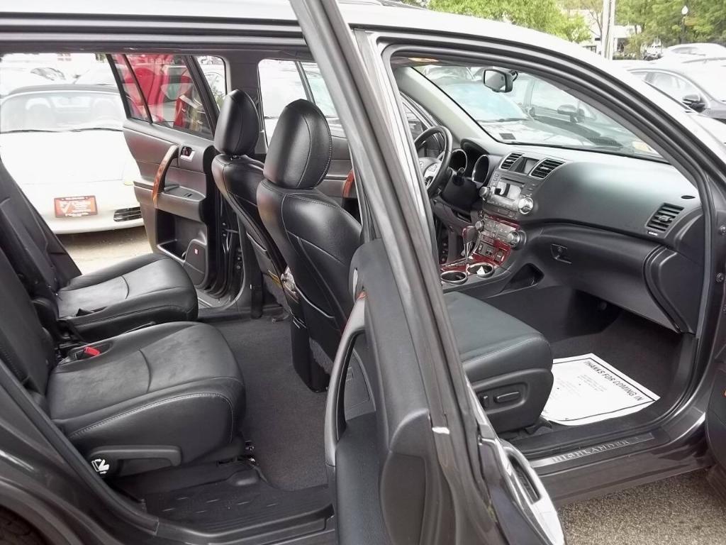 used 2012 Toyota Highlander car, priced at $15,994