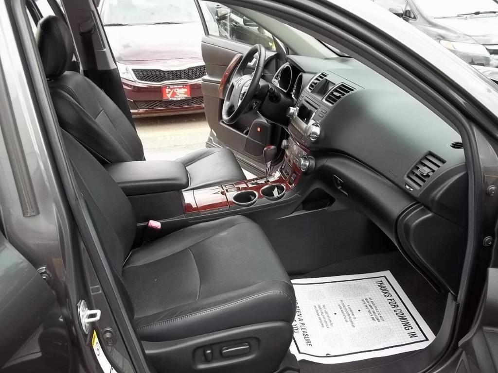 used 2012 Toyota Highlander car, priced at $15,994