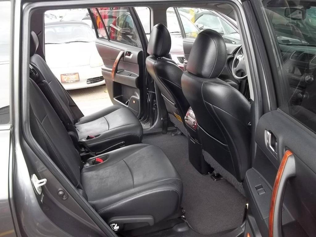 used 2012 Toyota Highlander car, priced at $15,994