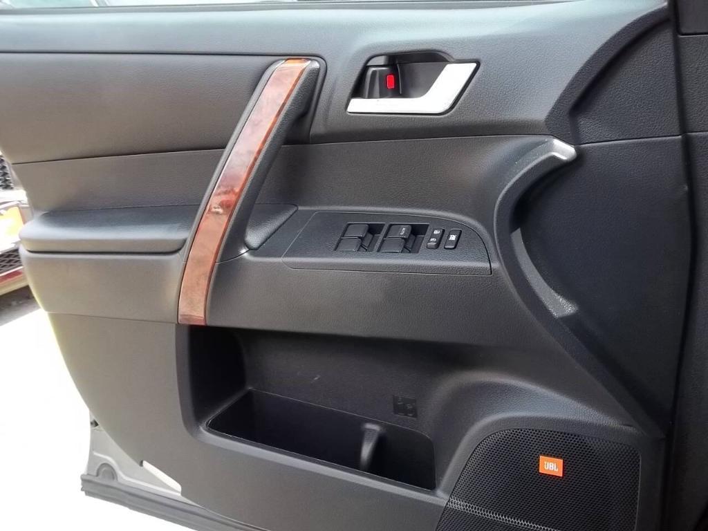 used 2012 Toyota Highlander car, priced at $15,994