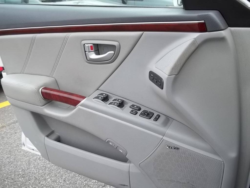 used 2008 Hyundai Azera car, priced at $8,994