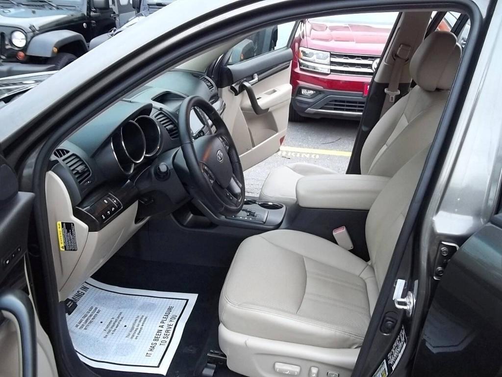 used 2013 Kia Sorento car, priced at $9,994