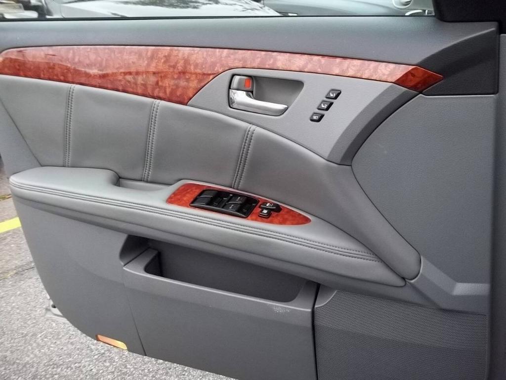 used 2005 Toyota Avalon car, priced at $8,994