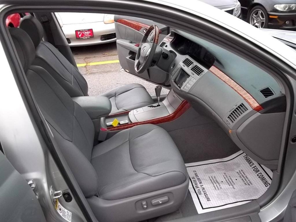 used 2005 Toyota Avalon car, priced at $8,994