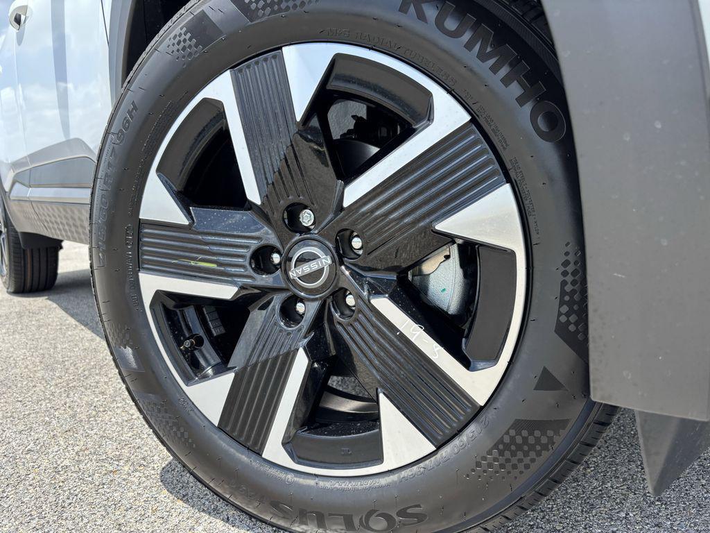 new 2025 Nissan Kicks car, priced at $29,455