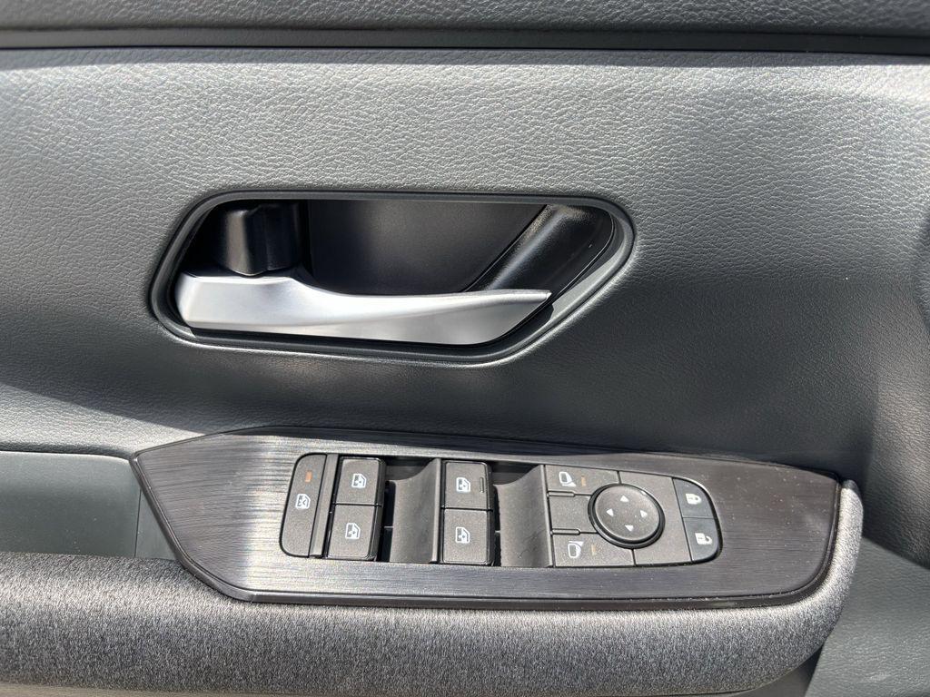 new 2025 Nissan Kicks car, priced at $29,455