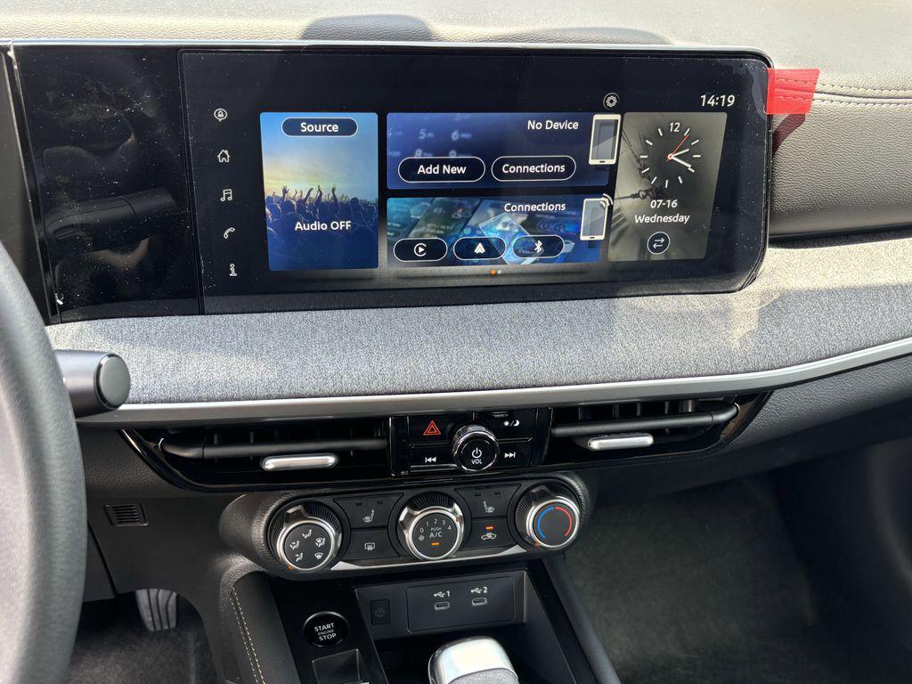 new 2025 Nissan Kicks car, priced at $29,455