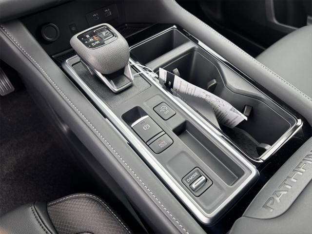 new 2025 Nissan Pathfinder car, priced at $43,428