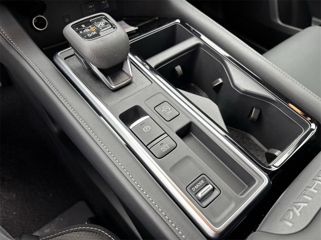 new 2025 Nissan Pathfinder car, priced at $49,725