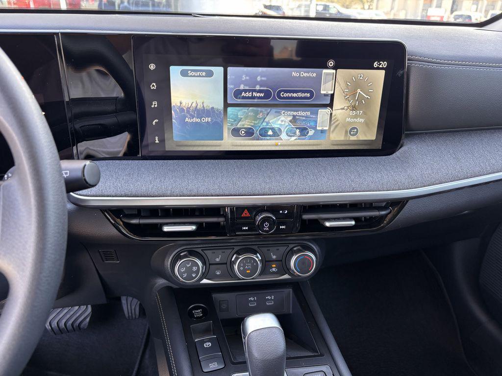 new 2025 Nissan Kicks car, priced at $29,455
