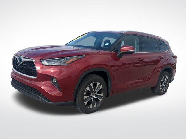 used 2022 Toyota Highlander car, priced at $35,403