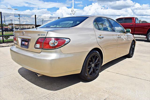 used 2002 Lexus ES 300 car, priced at $6,990