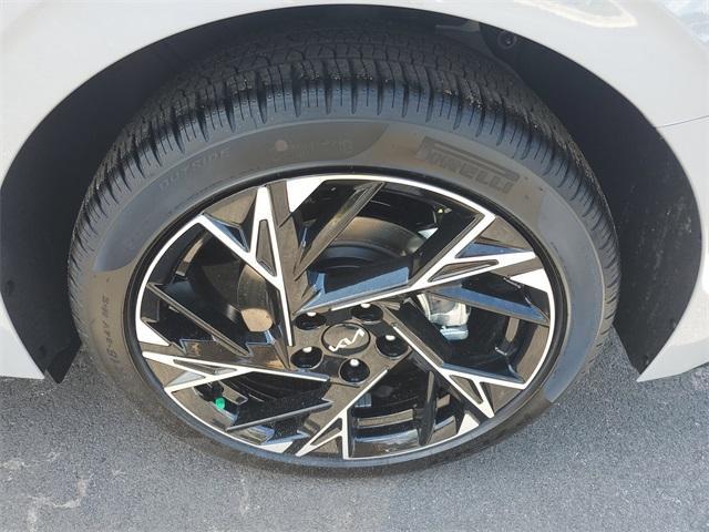 new 2025 Kia K5 car, priced at $30,723