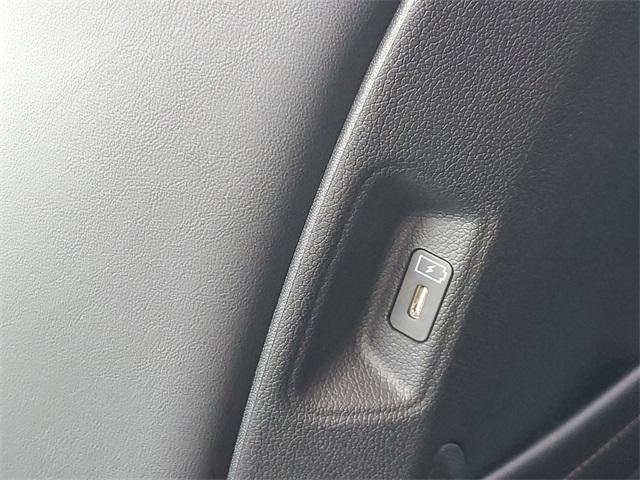 new 2025 Kia Sorento car, priced at $37,051