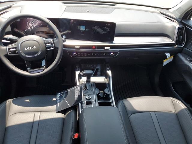 new 2025 Kia Sorento car, priced at $37,051