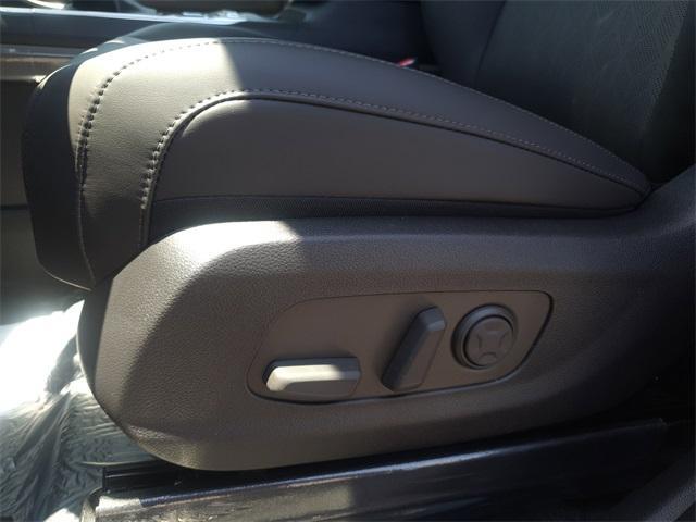 new 2025 Kia Carnival car, priced at $40,565