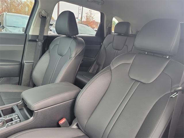 new 2026 Kia Sorento car, priced at $35,784