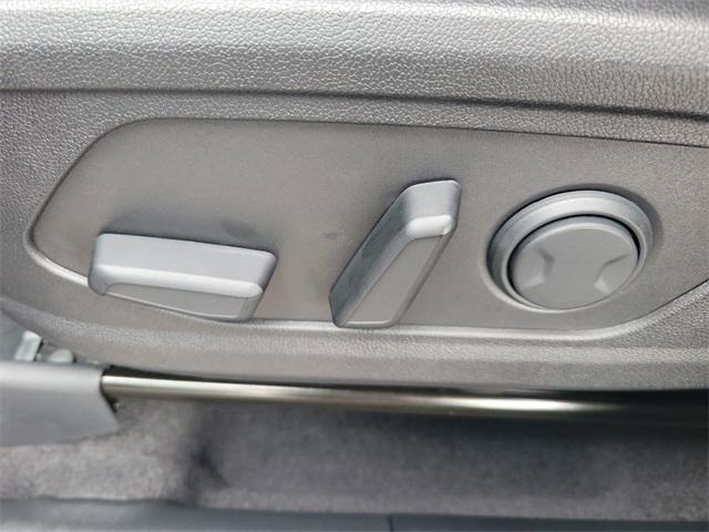 new 2026 Kia Sorento car, priced at $35,784