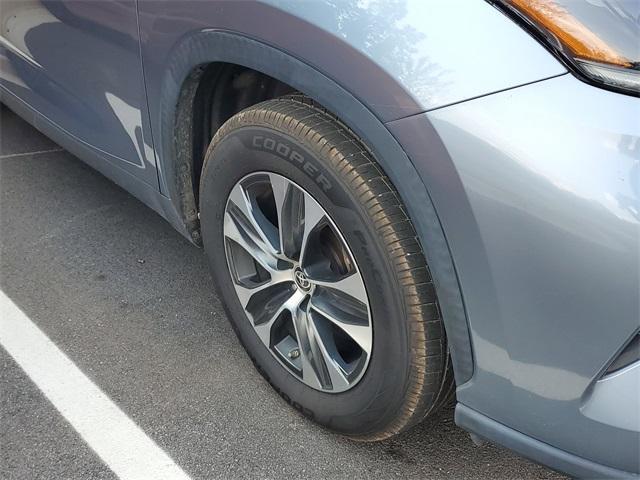 used 2021 Toyota Highlander car, priced at $28,201