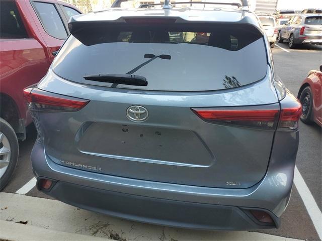used 2021 Toyota Highlander car, priced at $28,201