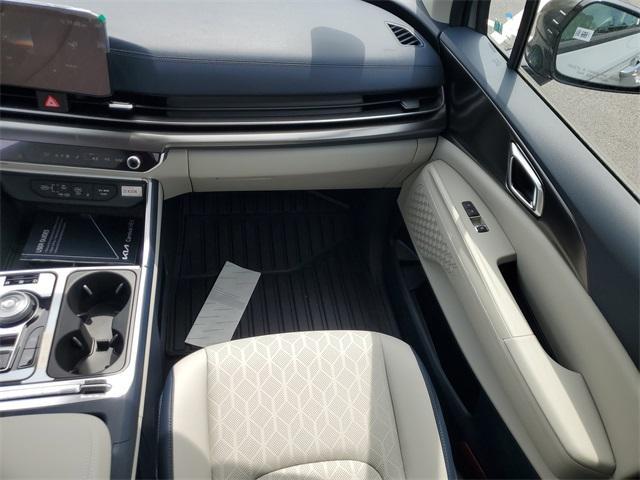 new 2025 Kia Carnival Hybrid car, priced at $51,745