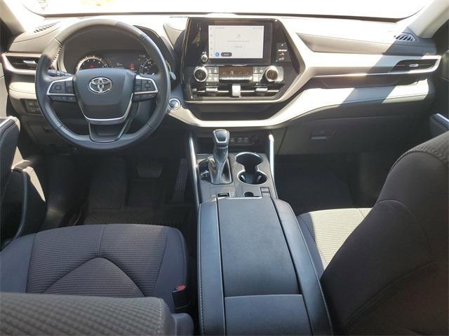 used 2023 Toyota Highlander car, priced at $37,989