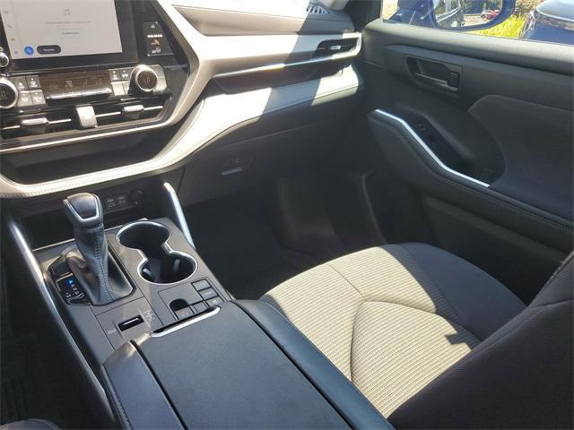 used 2023 Toyota Highlander car, priced at $37,989