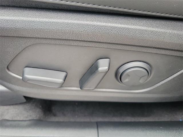 new 2026 Kia Sorento car, priced at $35,784