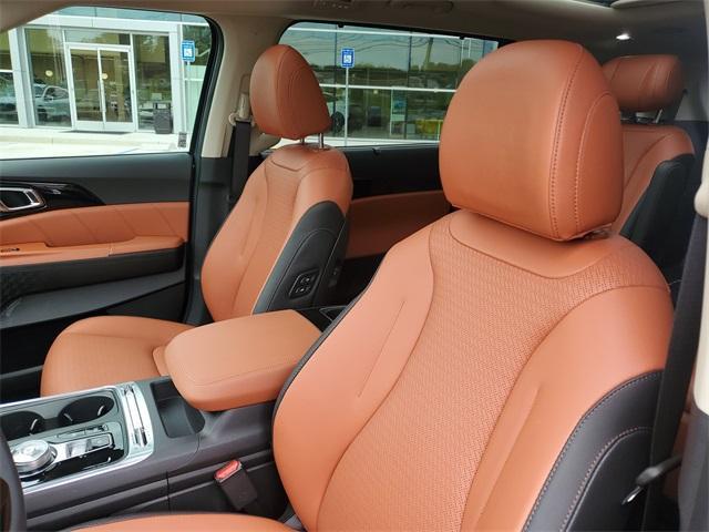 used 2025 Kia Carnival Hybrid car, priced at $48,031