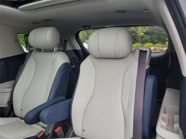used 2025 Kia Carnival car, priced at $47,949