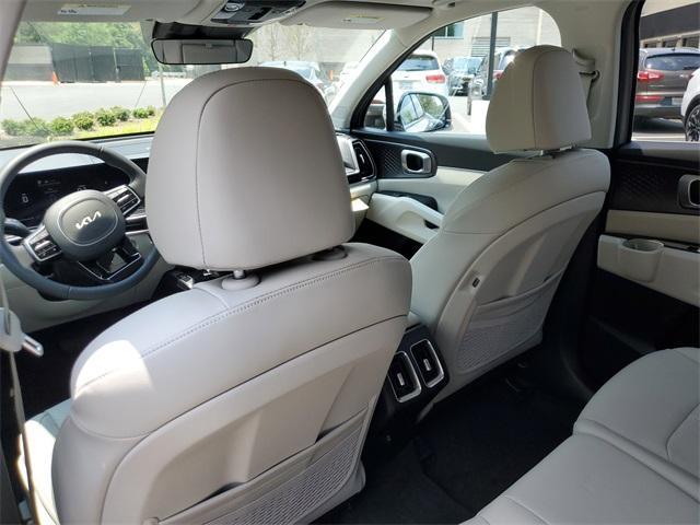 new 2025 Kia Sorento car, priced at $36,821