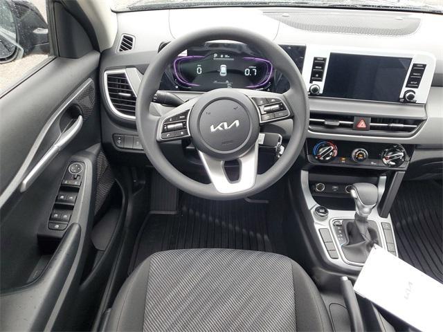 new 2025 Kia Seltos car, priced at $27,045